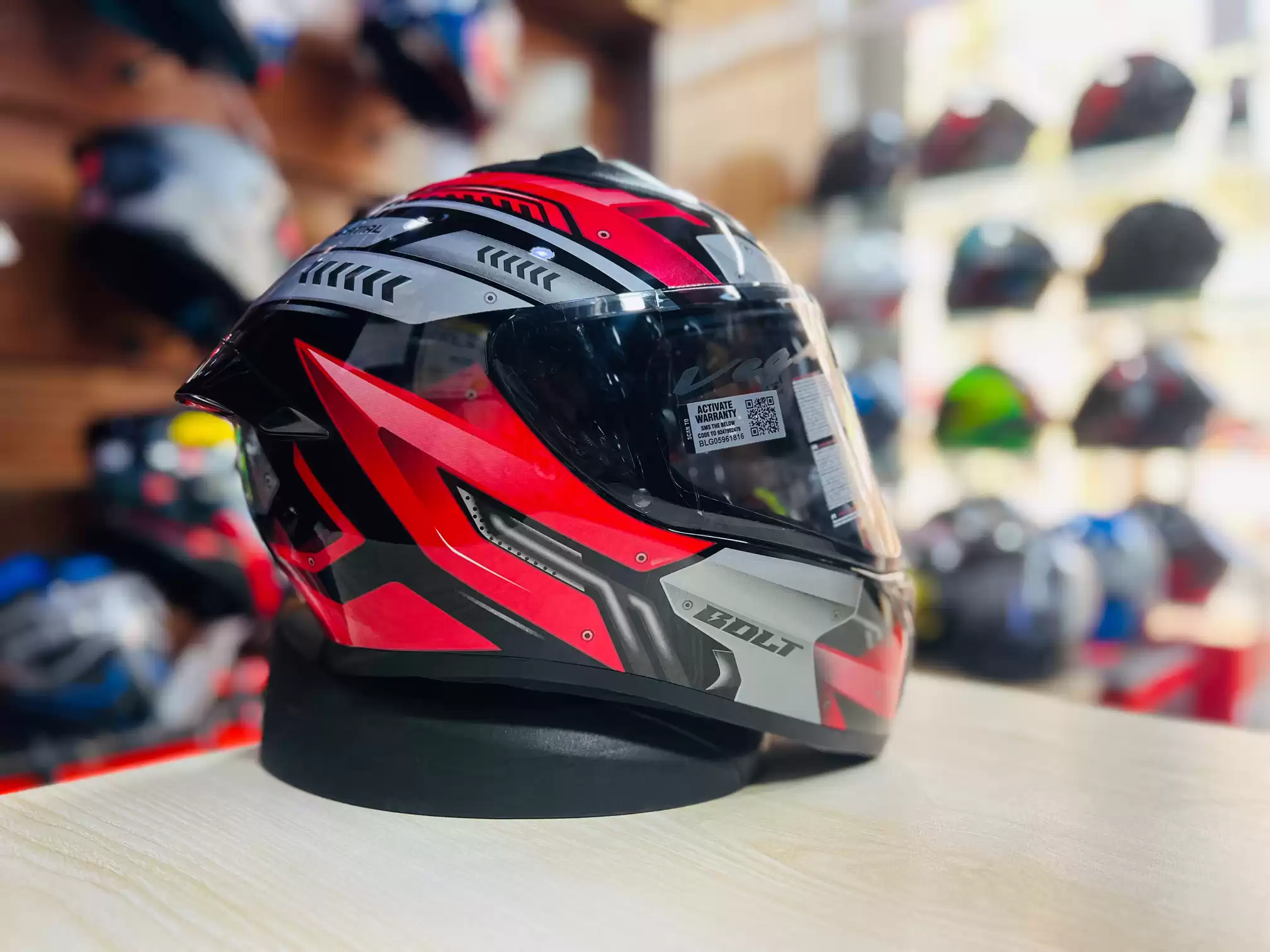Bolt Martial Black Red